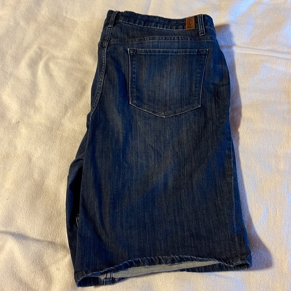 Simply Vera Jean shorts great condition - Picture 2 of 3